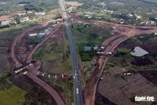 Cao tốc Dầu Giây – Phan Thiết dần ‘lộ diện’