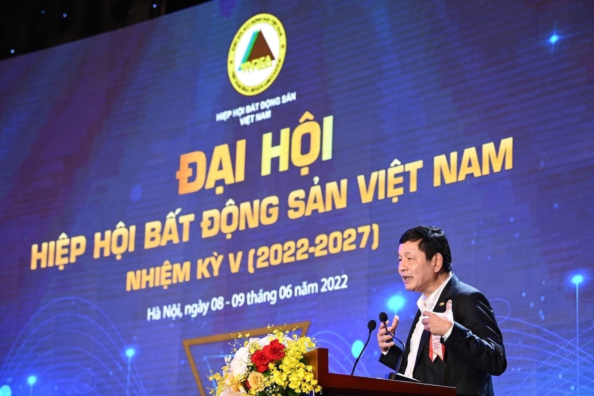 Bất động sản đã hết thời cá lớn nuốt cá bé